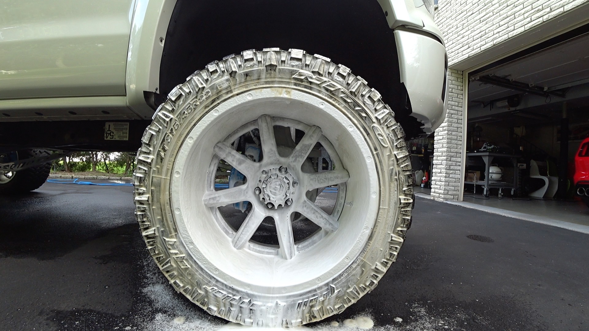 Best Wheel and Tire Cleaner Combo #yettiautodetailing #IKFoam #P&S  #Pearlnano 